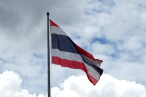 Flag_of_Thailand_in_front_of_the_Ministry_of_Defence